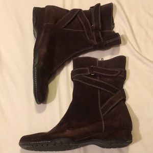 Leather Aerosoles low heal ankle boots